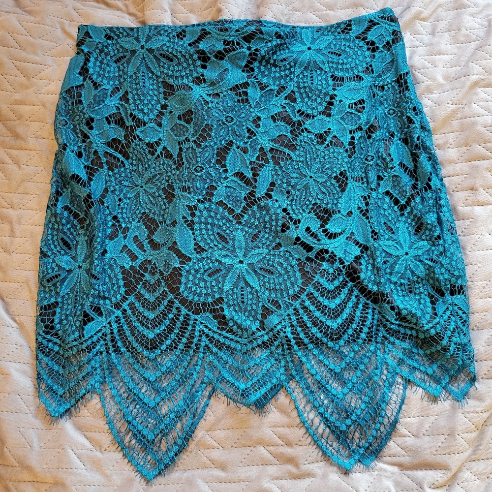 Lace skirt
